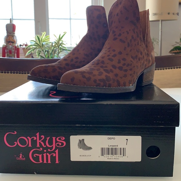 Brand new leopard booties - Picture 3 of 3